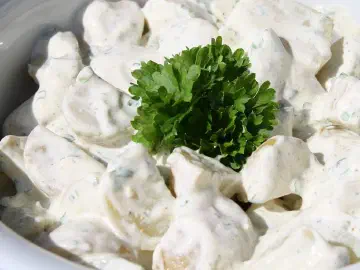 Kartoffelsalat med persille og karry, billede 8