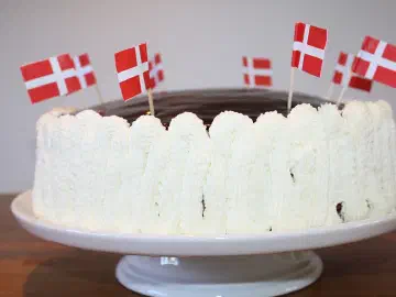 Lagkage med bananer og tobleronecreme, billede 4