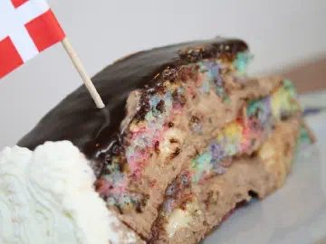 Lagkage med bananer og tobleronecreme, billede 6