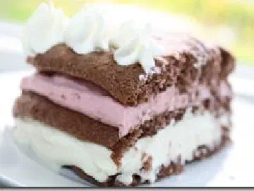 Lagkage med jordbærskum og hvid chokoladecreme, billede 2